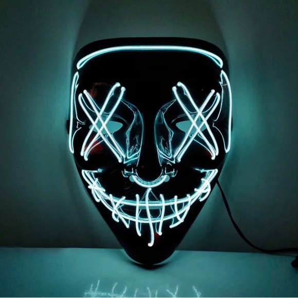 It’s Lit this Halloween with this Light Up Mask - Picture 7 of 11